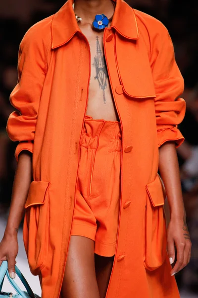 Look 52